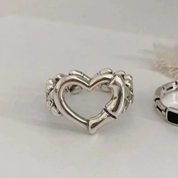 Minimalist 925 Sterling Silver Heart Ring - Picture 7 of 11